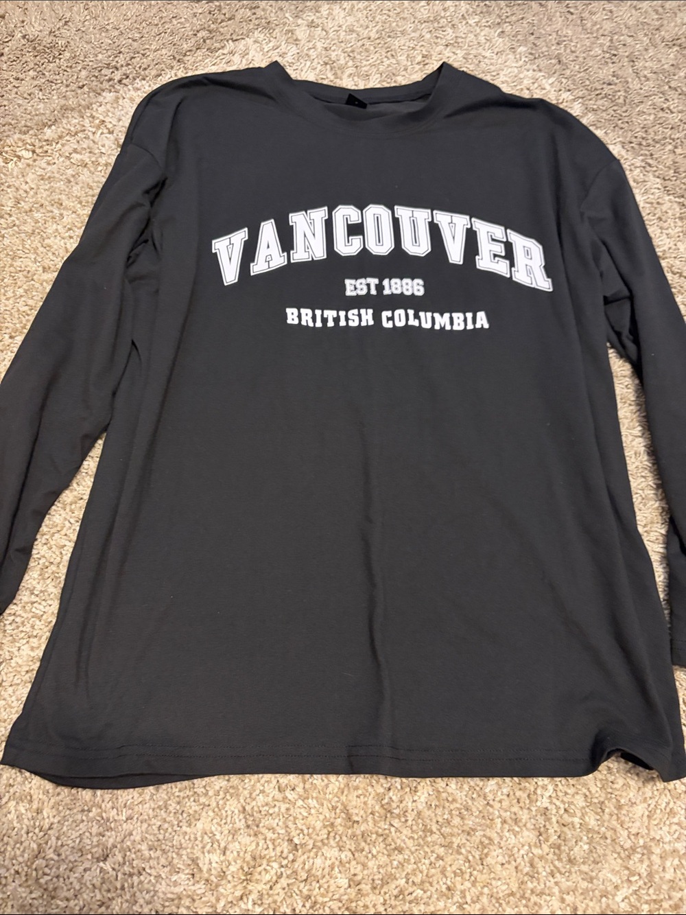 SHEIN Black Long-Sleeve Vancouver Graphic Tee